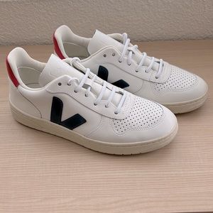 VEJA V-10 Low-Top Leather Sneakers- Size 7/38